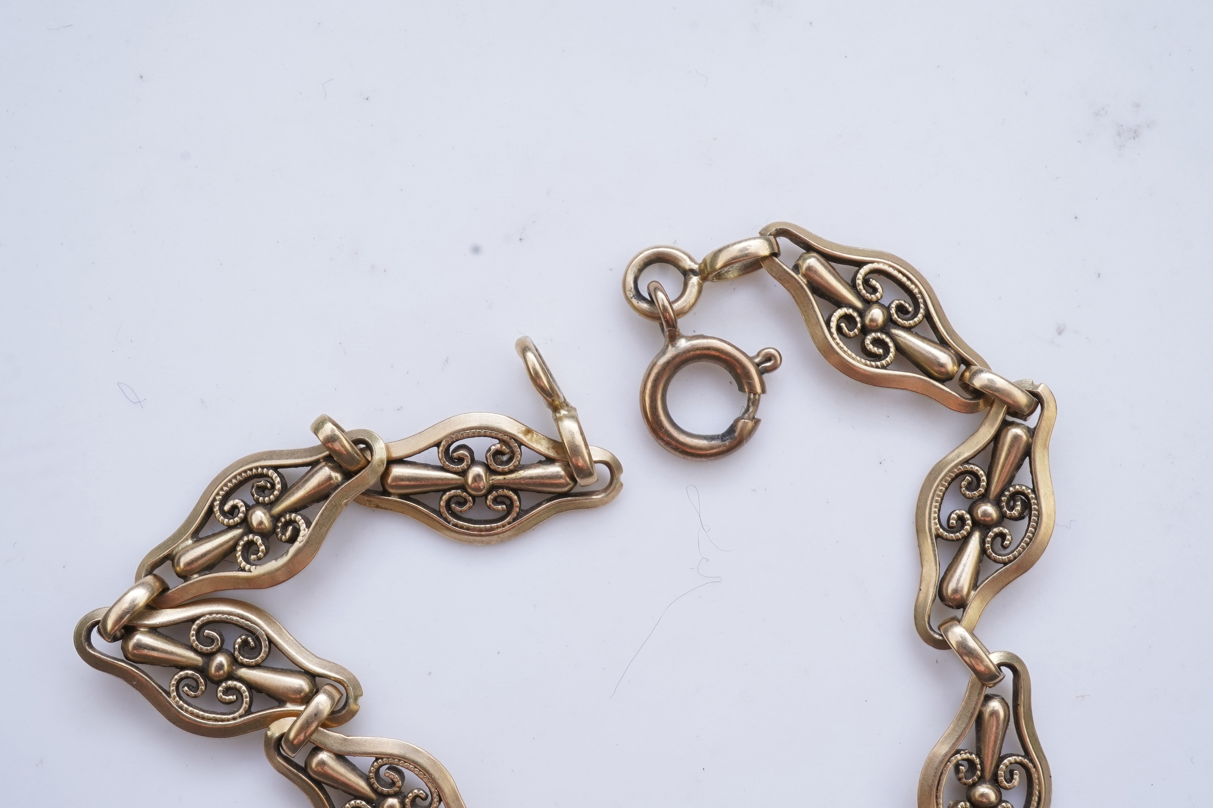 A gold bracelet, France, early 20th century